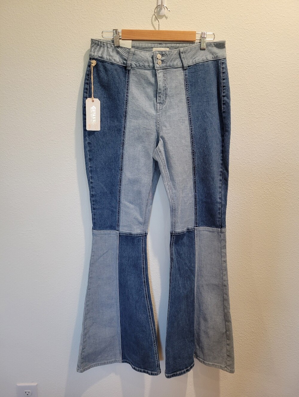 NWT Shyanne patchwork bell bottom denim jeans, size 32/36